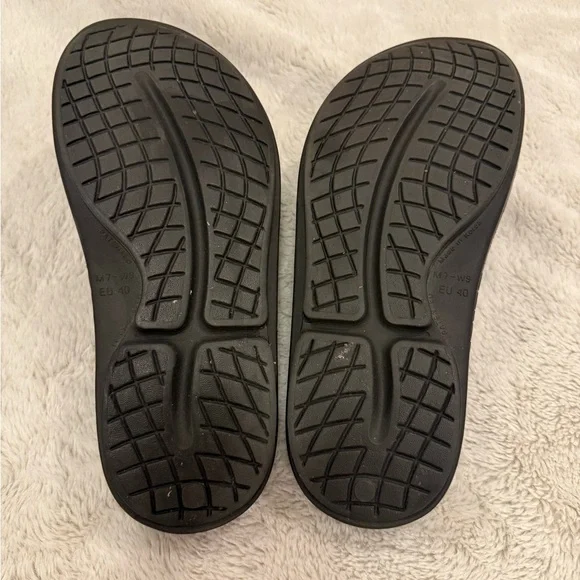OOFOS OOahh Slide Sandals W9/M7 - Picture 4 of 5